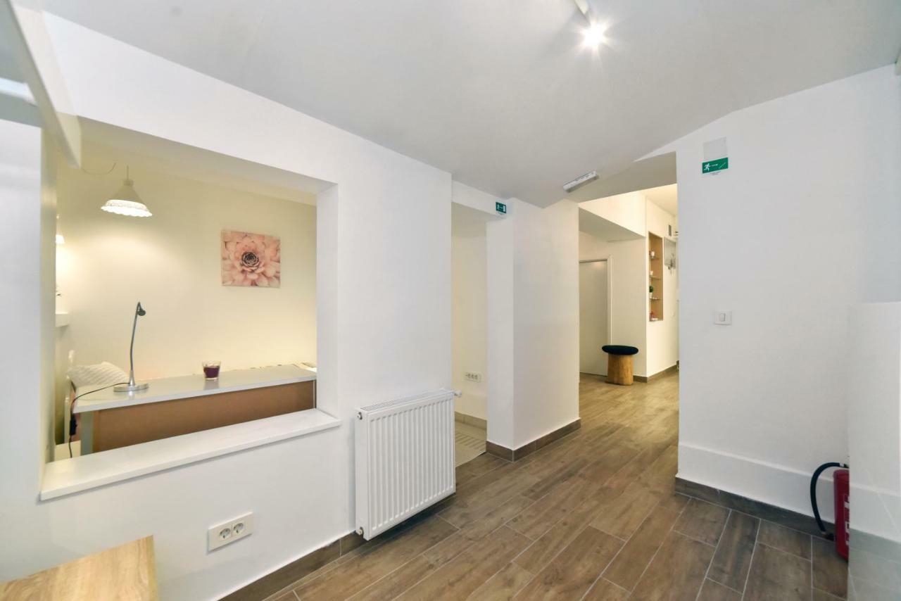 Ban Jelacic Apartment 자그레브 외부 사진