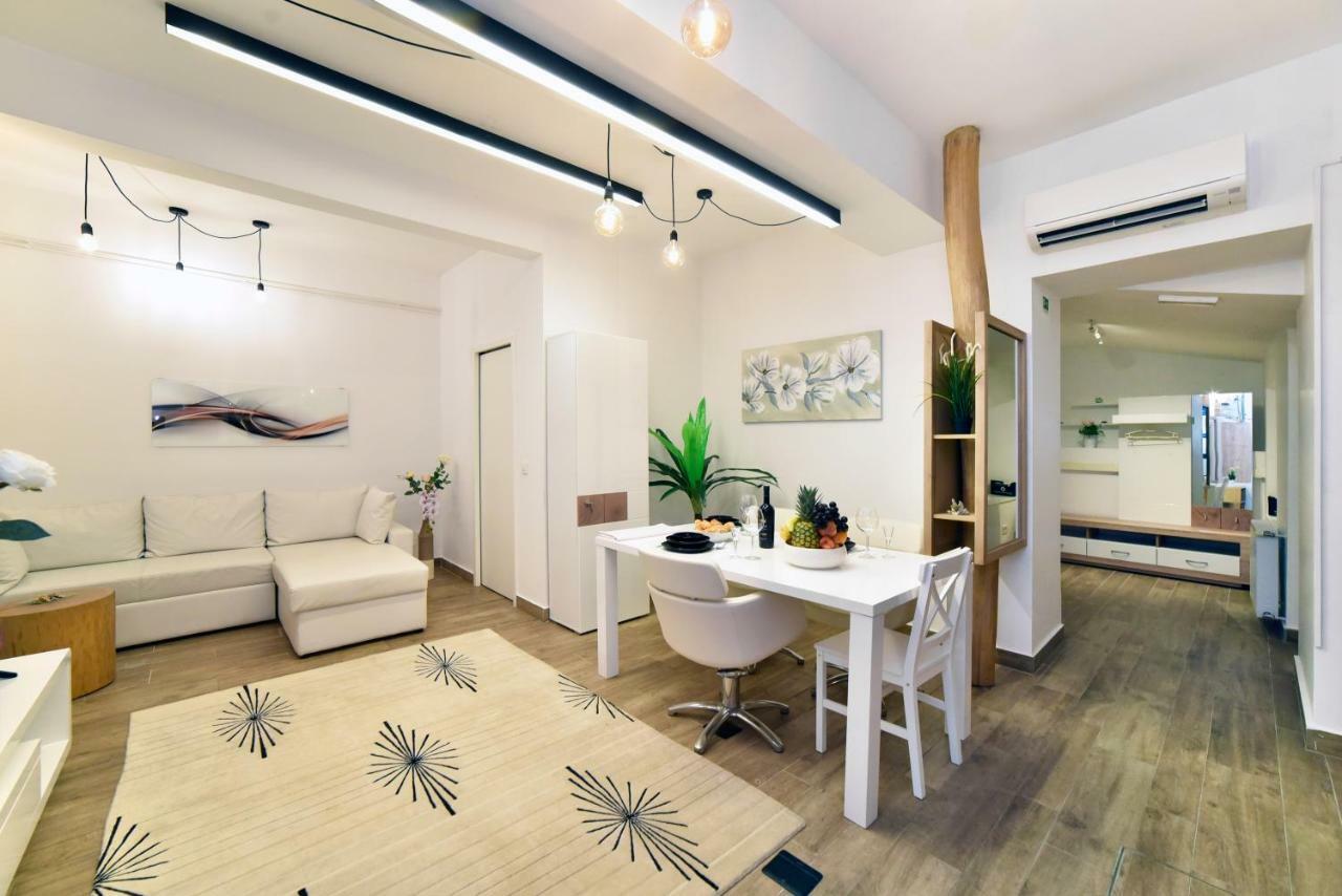 Ban Jelacic Apartment 자그레브 외부 사진